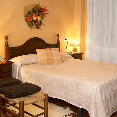 Turisme Rural Ca L,Anguila Guest House Peratallada Ngoại thất bức ảnh