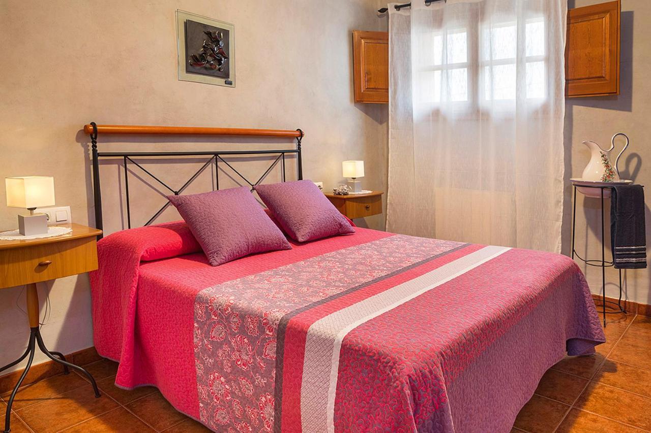 Turisme Rural Ca L,Anguila Guest House Peratallada Ngoại thất bức ảnh