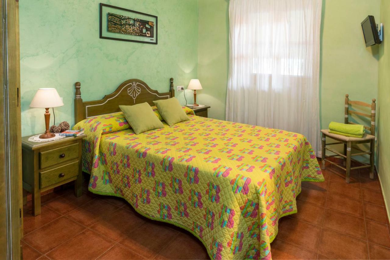 Turisme Rural Ca L,Anguila Guest House Peratallada Ngoại thất bức ảnh